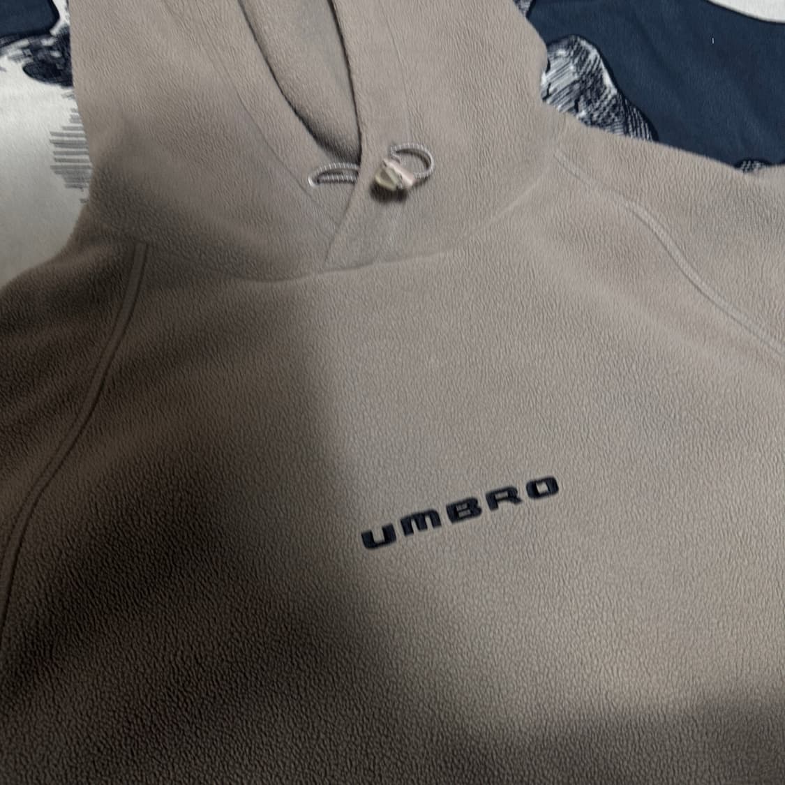 엄브로 후리스 후드티 95 사이즈  상품이미지2