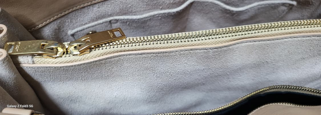 생로랑 삭드 쥬르  베이지 가죽 토트백 상품이미지8