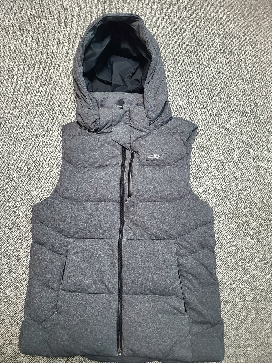 뉴발란스 스포츠 액티브 다운조끼  그레이) 90  S 상품이미지1