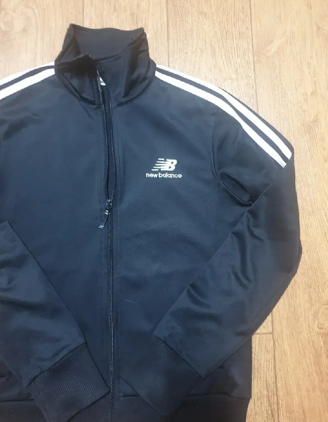뉴발란스 운동복 집업 90 사이즈입니다 상품이미지3