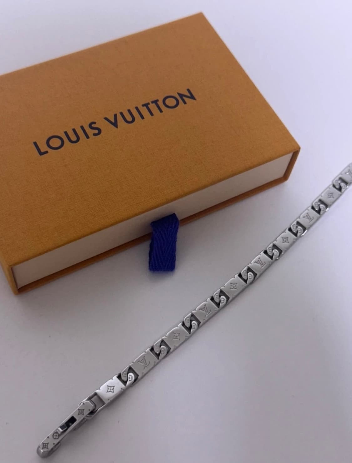 루이비통 모노그램 타이드업 팔찌 L 상품이미지1
