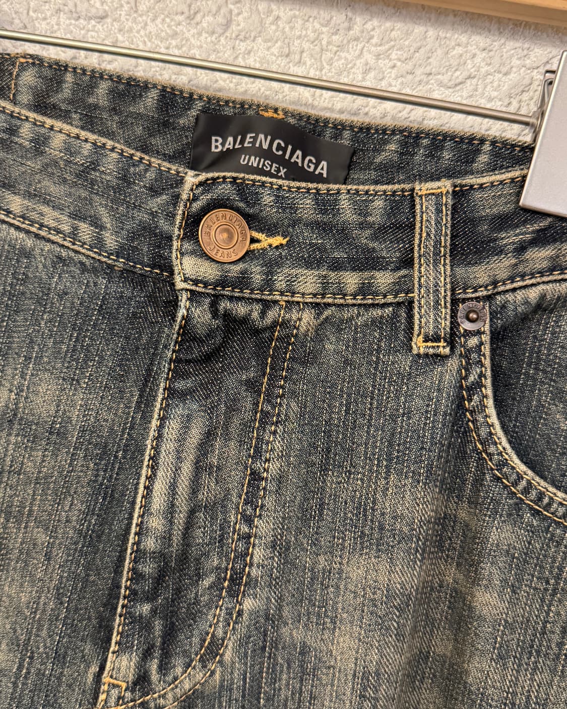 발렌시아가 24FW 부츠컷 데님 상품이미지2