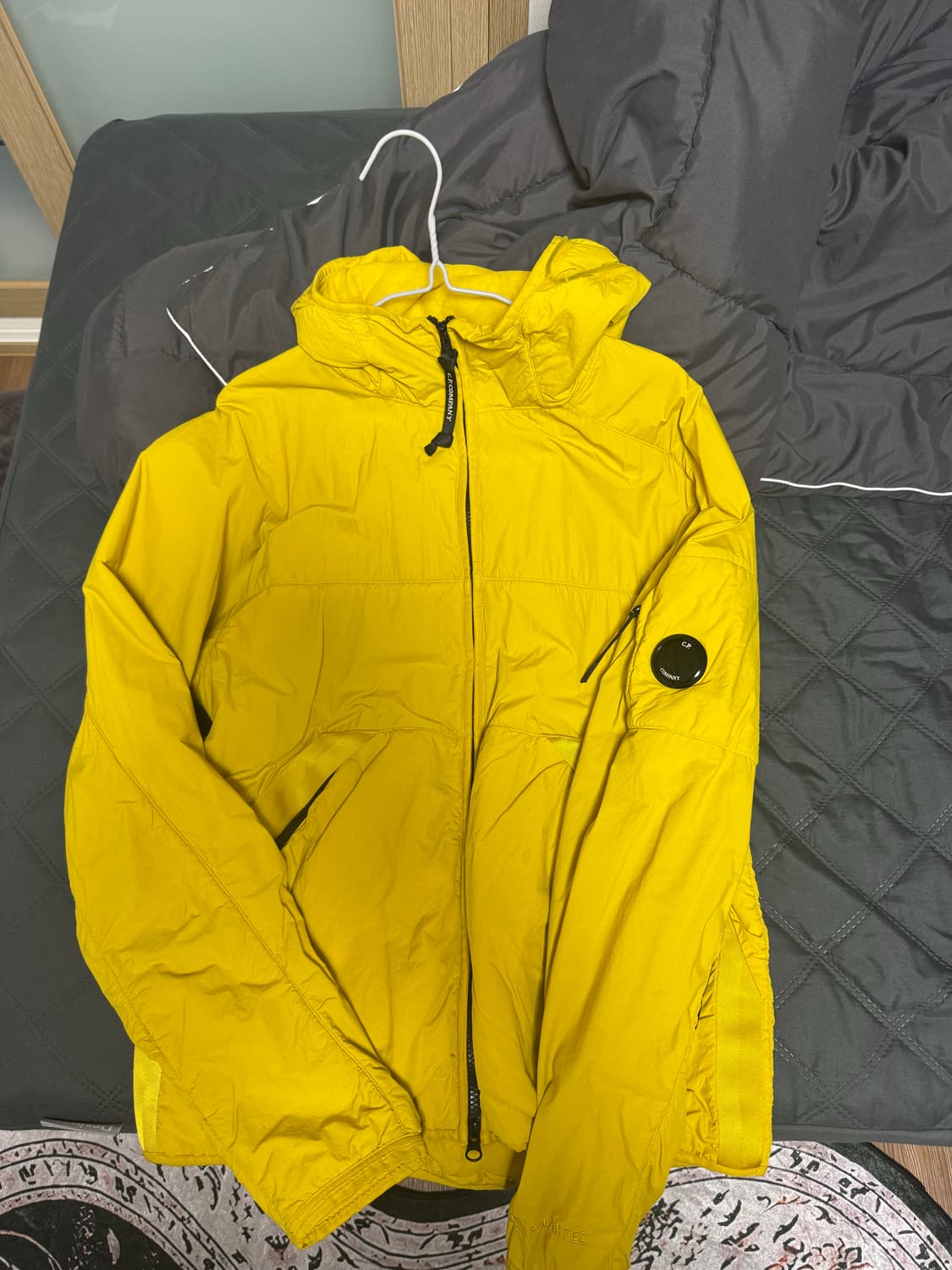 Cp컴퍼니 바람막이 상품이미지1