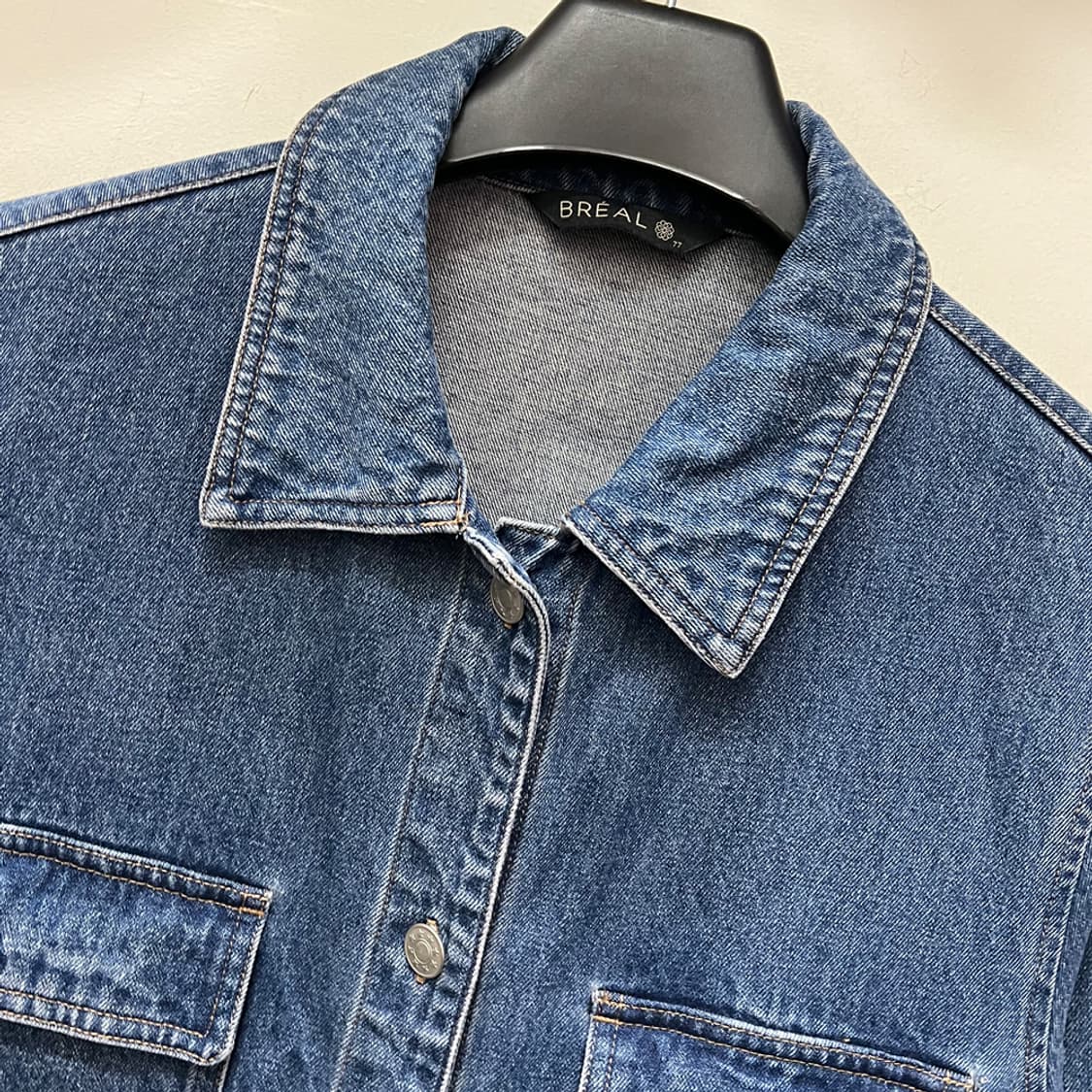 브리엘 우먼 데님 셔츠 초어 자켓 77(95) 상품이미지3