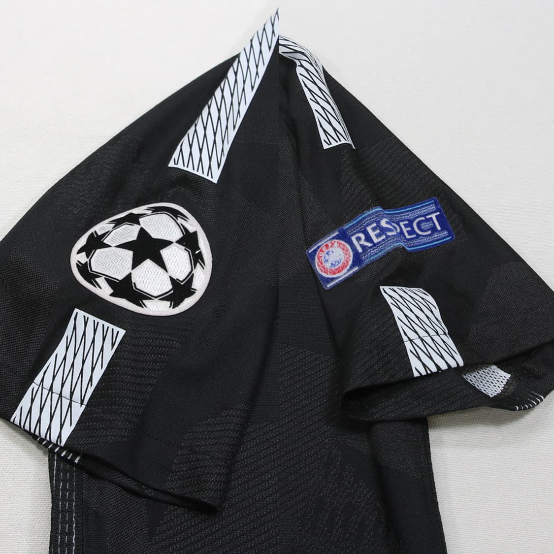 (착용컷) 나이키 2017 파리 생제르망 유니폼 상의 (남성용 100) 상품이미지7