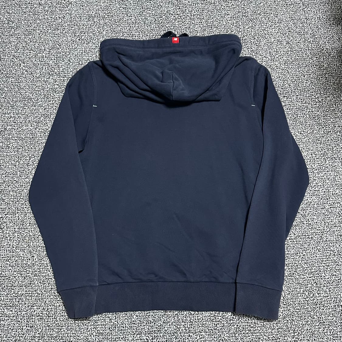 (95) 뉴발란스 네이비 로고 후드티 상품이미지4