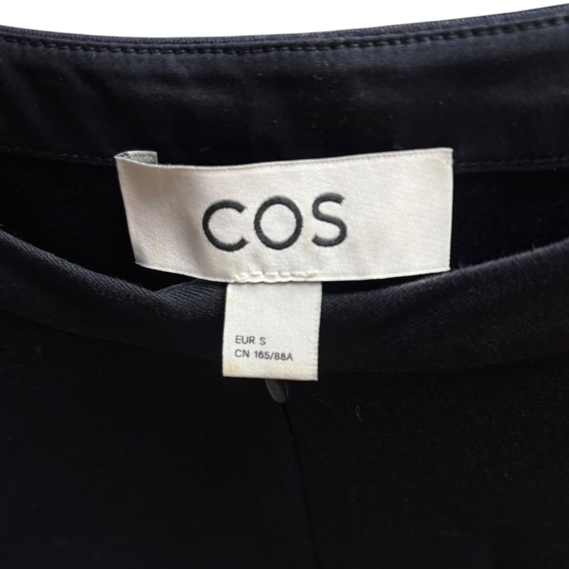 3928 cos 코스 블랙 플레어 맥시 반팔원피스 상품이미지5