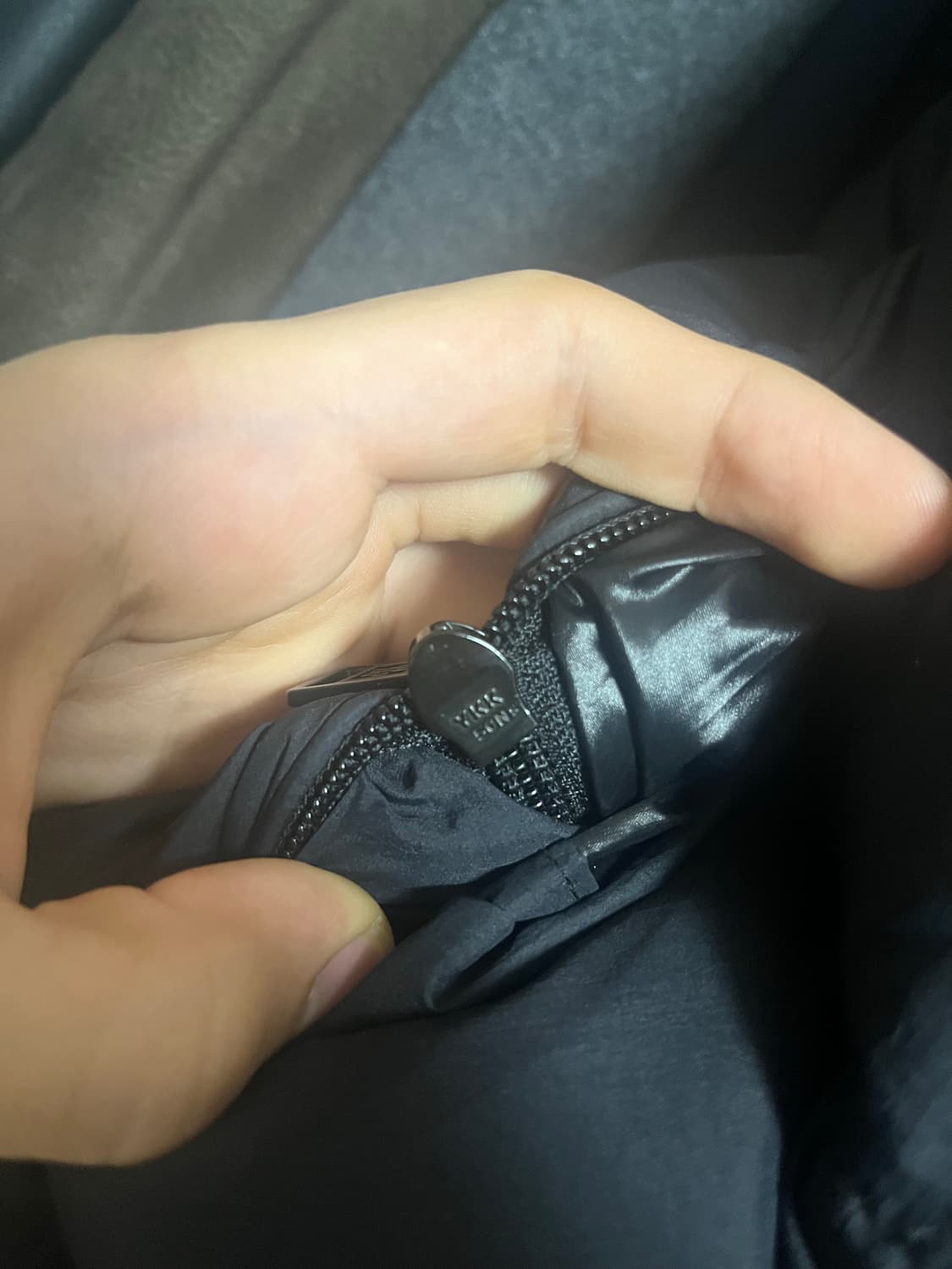 남자 몽클레어 몽클라 블랙 와펜 패딩 상품이미지5