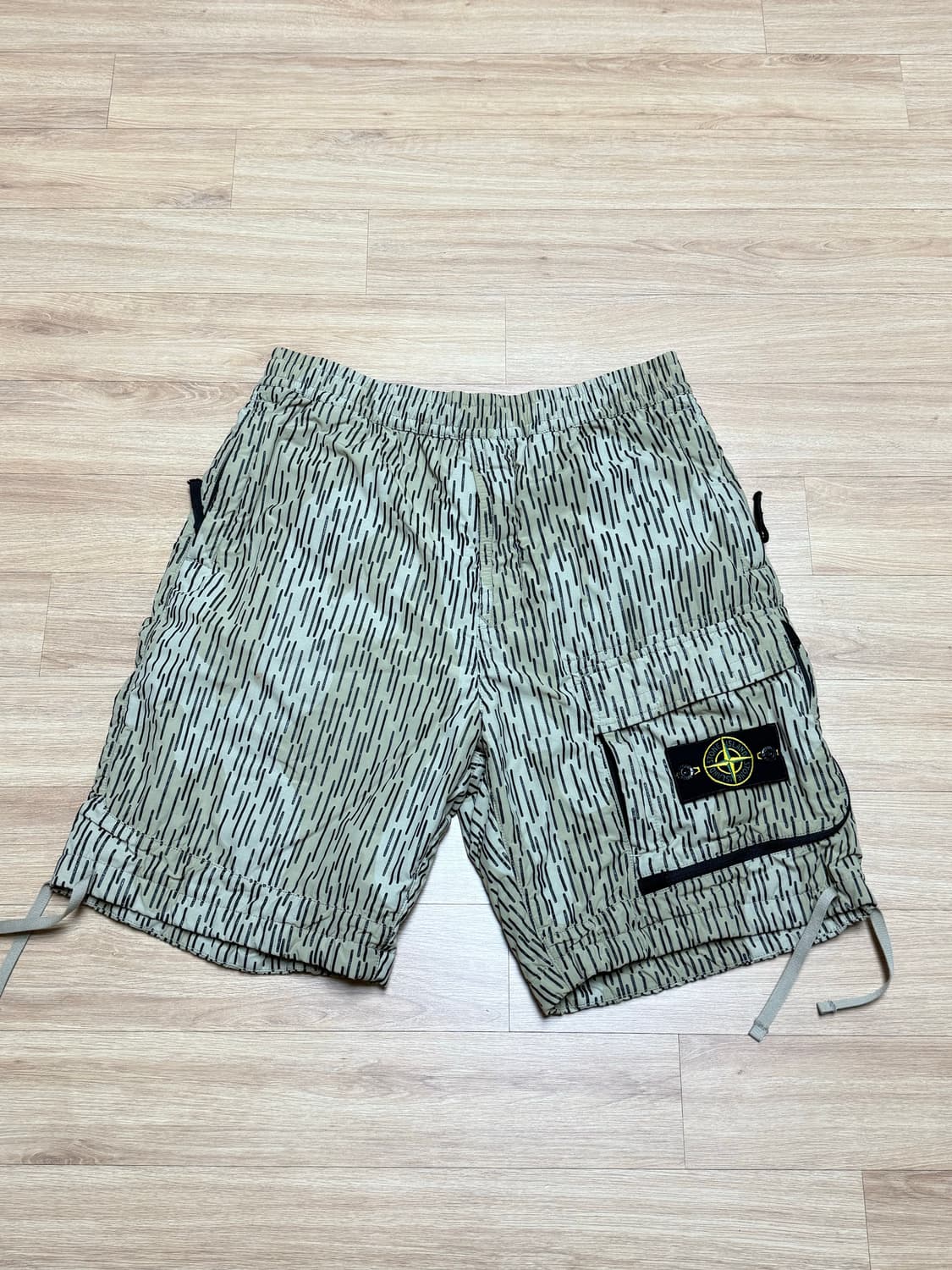 스톤아일랜드 레인카모 반바지 상품이미지1