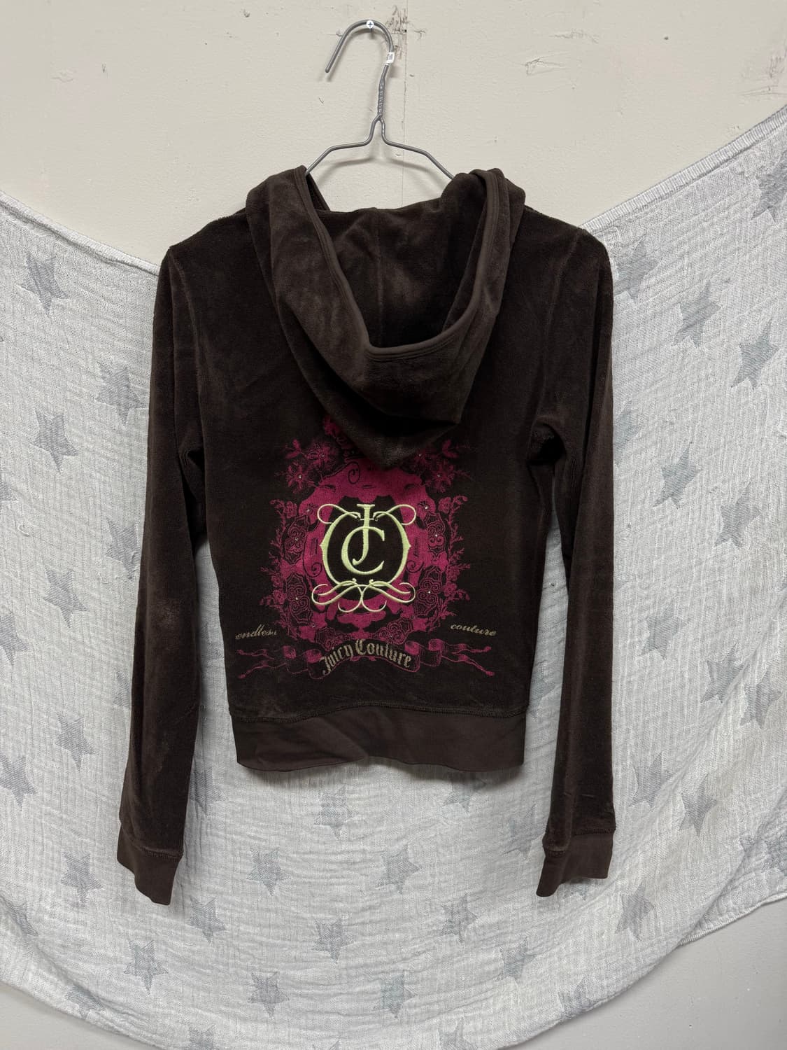 쥬시꾸뛰르 백로고 딱붙 벨벳 후드집업 상품이미지1