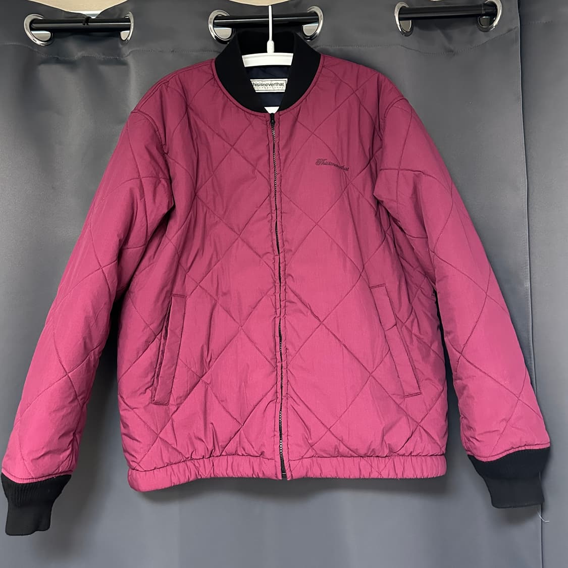 디스이즈네버댓 리버서블 봄버 자켓 마젠타 컬러 / M사이즈 상품이미지5