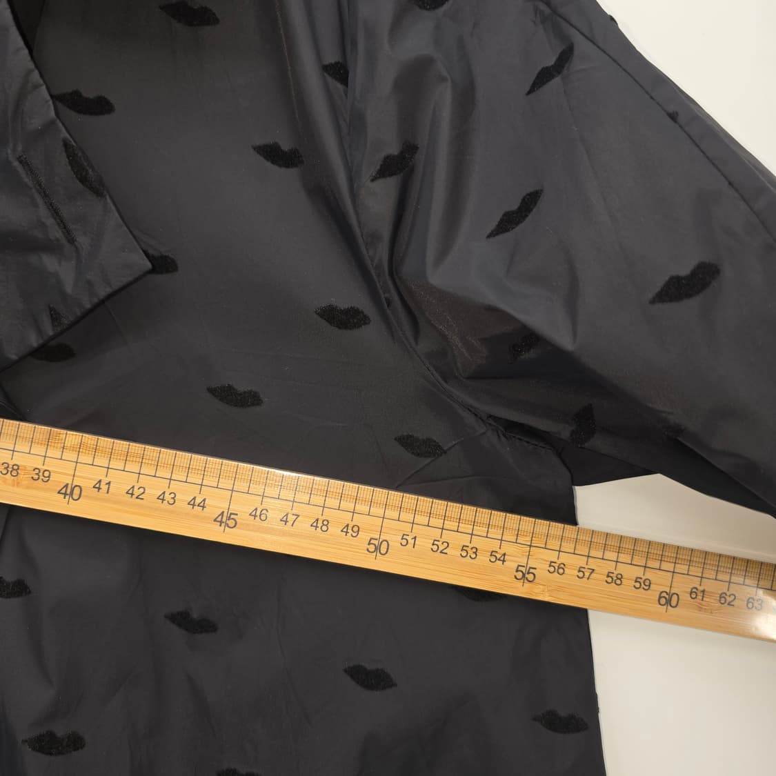 SONIA 블랙 립 패턴 트렌치 코트 상품이미지5