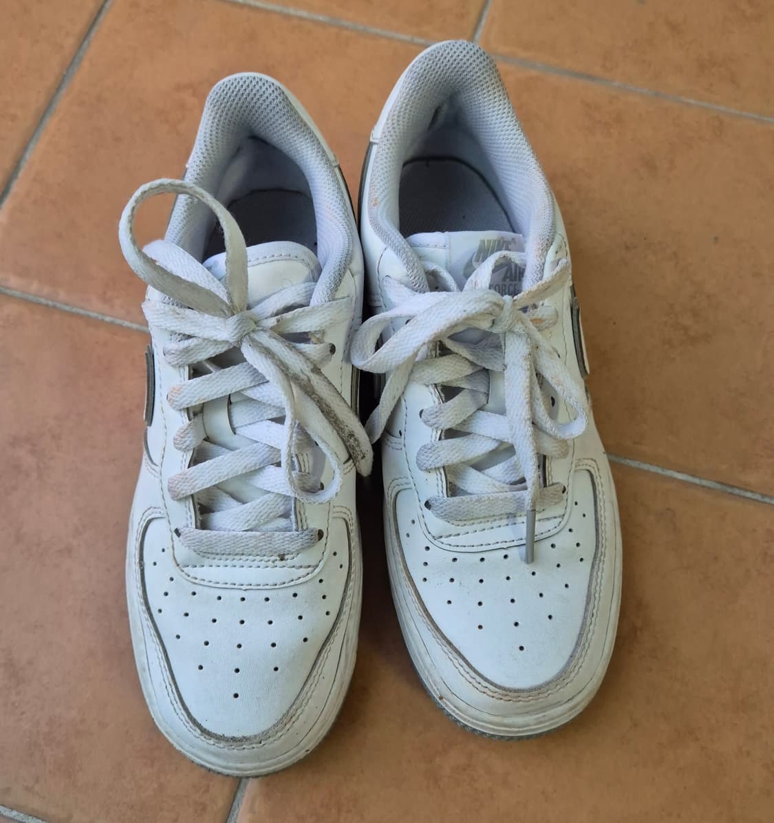 나이키 에어포스원 울프그레이 225 상품이미지2