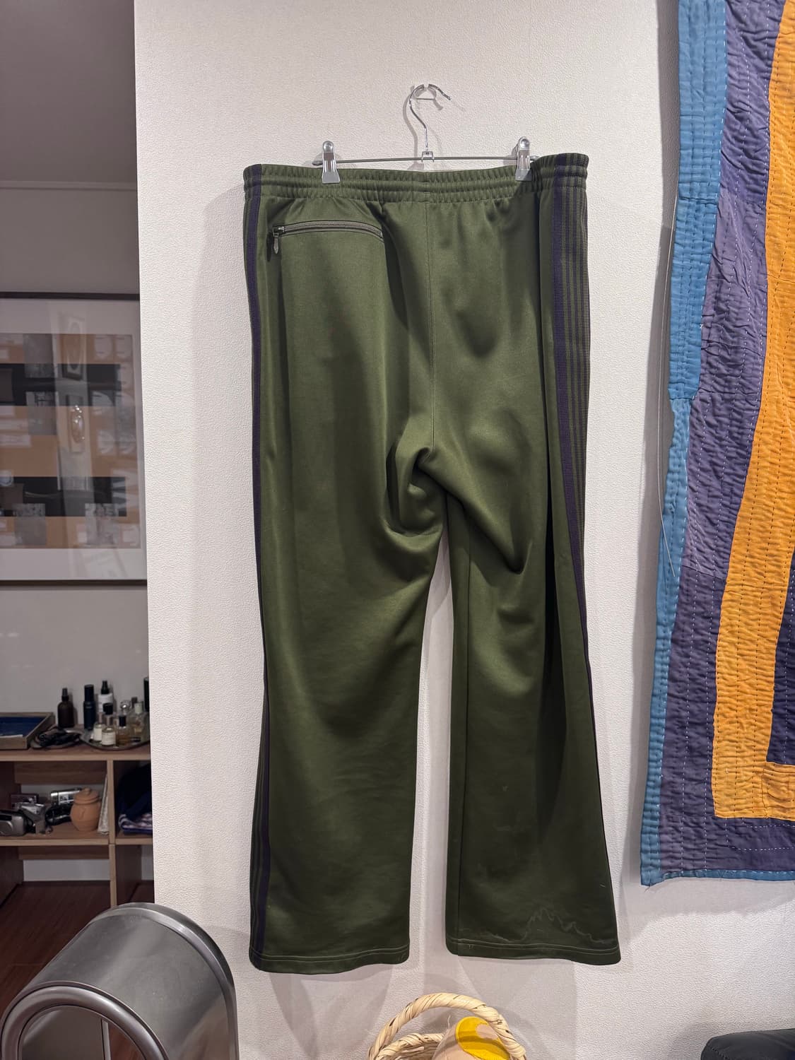 니들스 트레이닝 팬츠 올리브 그린 상품이미지2