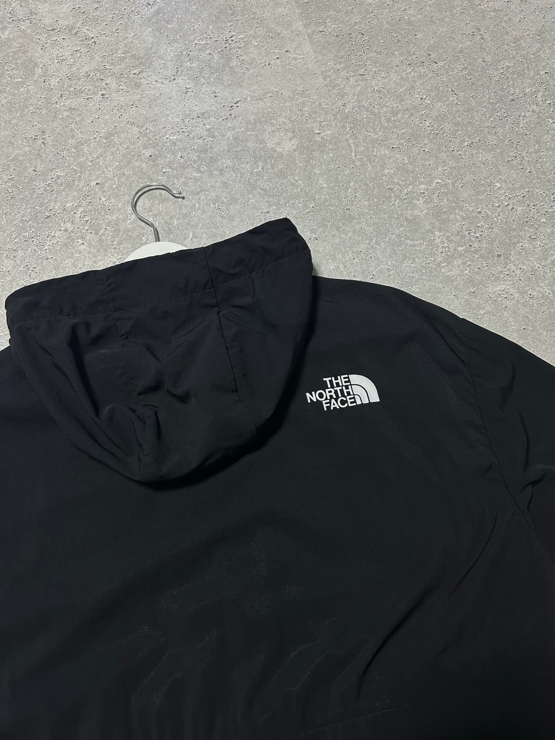 노스페이스 스몰로고 경량 블랙 바람막이 상품이미지5