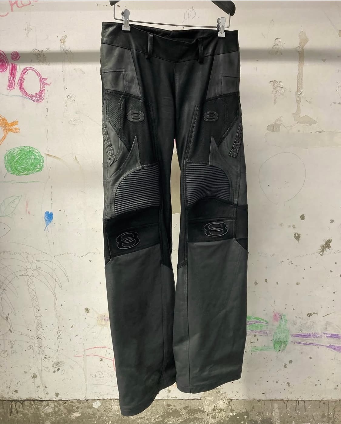발렌시아가 로우 웨이스트 레더 바이커팬츠 상품이미지2