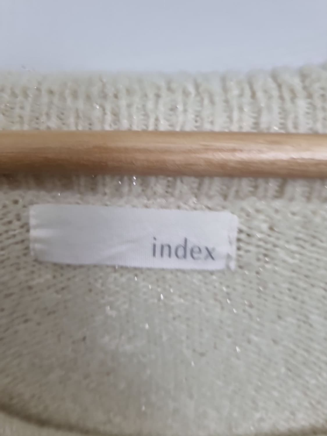 인덱스 크림 오프숄더 니트  상품이미지3