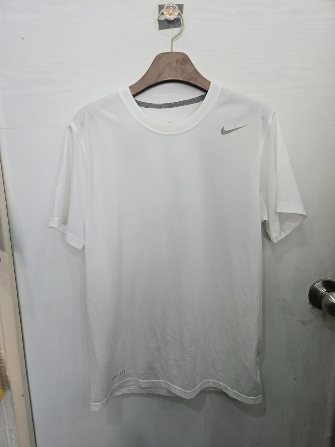 M,95) NIKE 나이키 드라이핏 반팔티셔츠! 화이트 & 그레이 로고 상품이미지1