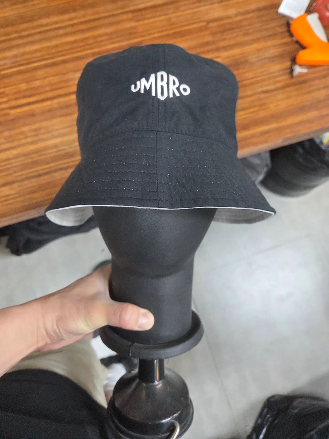 엄브로 리버시블 벙거지 버킷햇 xl 상품이미지5