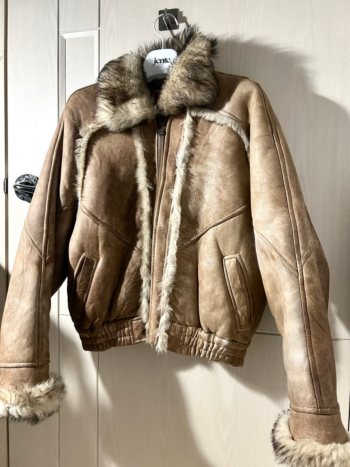 Sheep skin Fur Bomber Jacket 상품이미지5