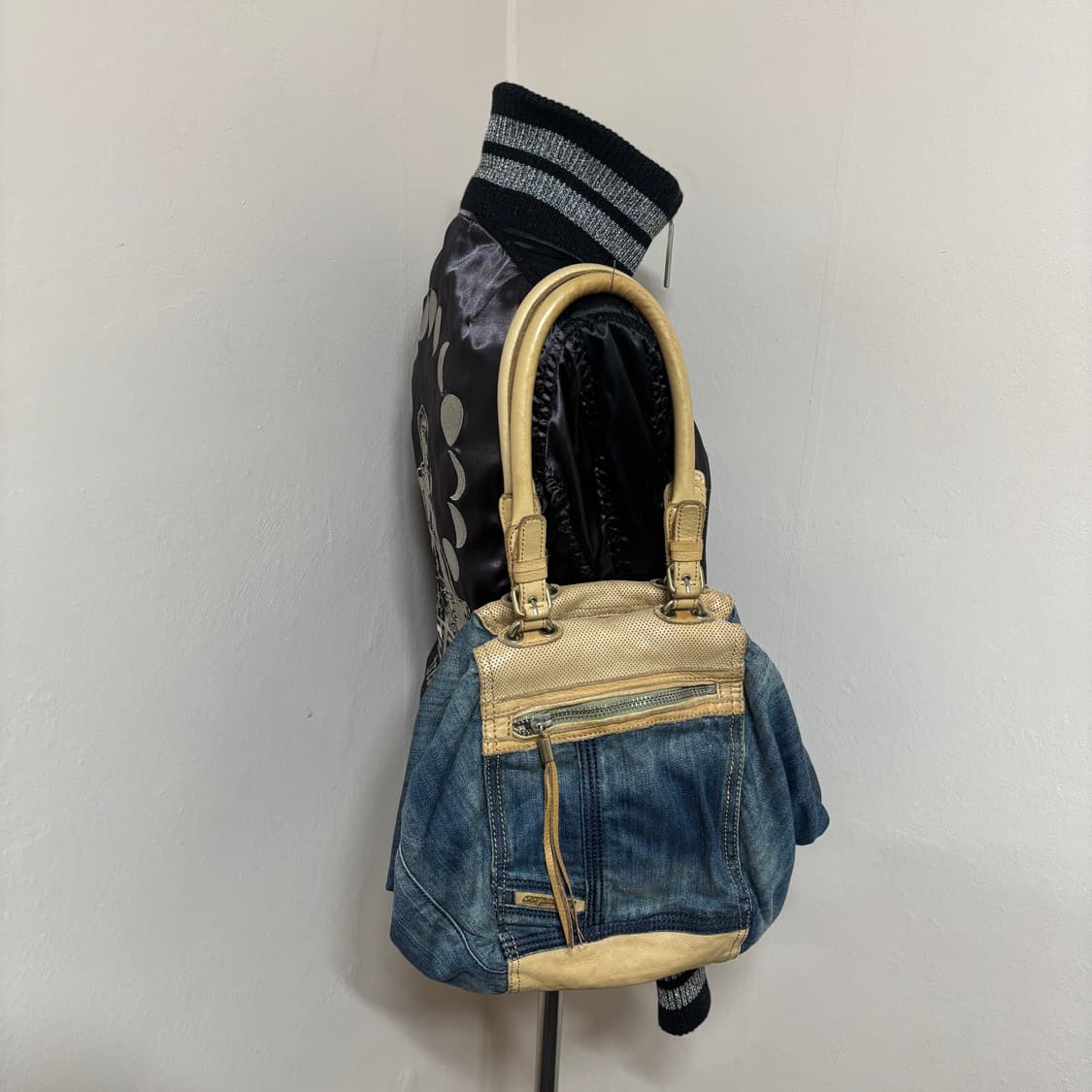 디젤 데님 레더 배색 숄더백 상품이미지2