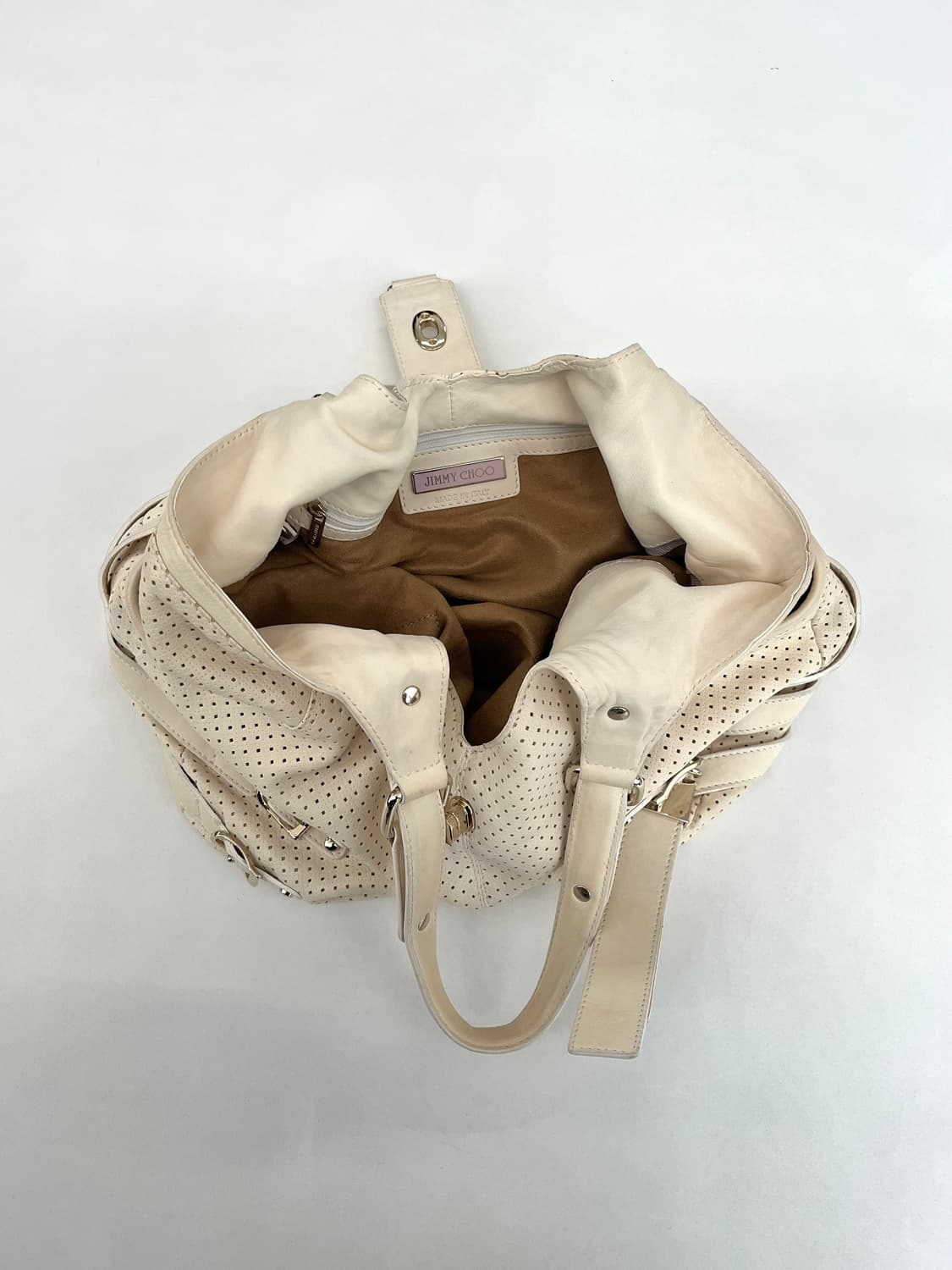 지미추 퍼포레이티브 버클 레더백 상품이미지6