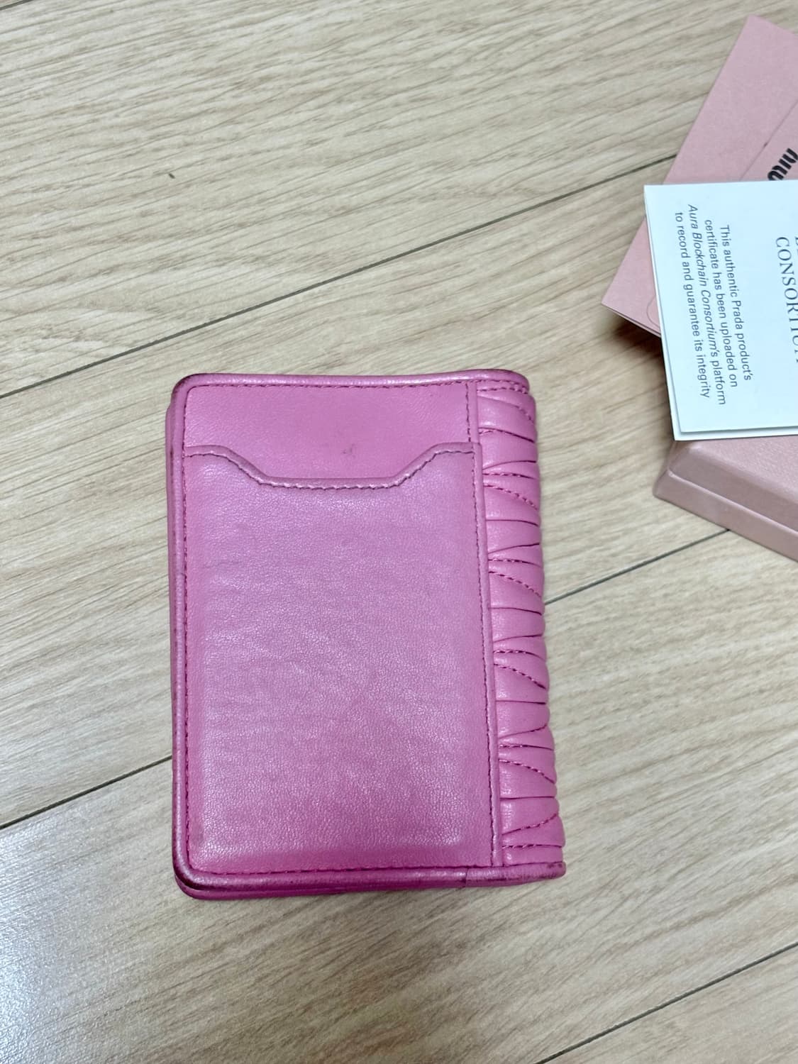 미우미우 마쎄라티 카드 반지갑 상품이미지2