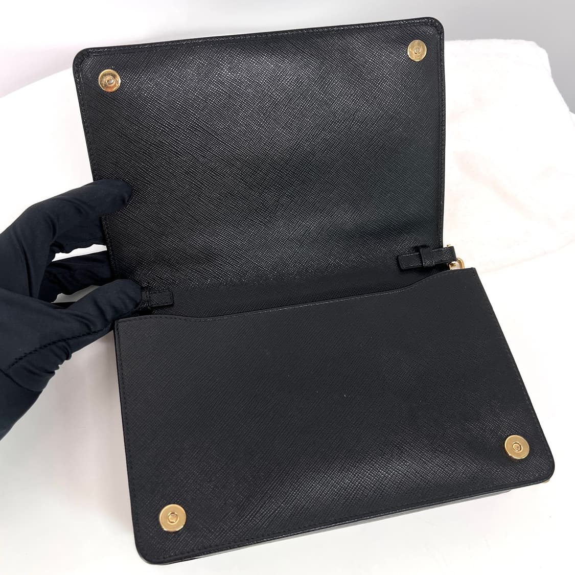 프라다 사피아노 블랙로고 체인 크로스백 블랙 (1BP018) 상품이미지9