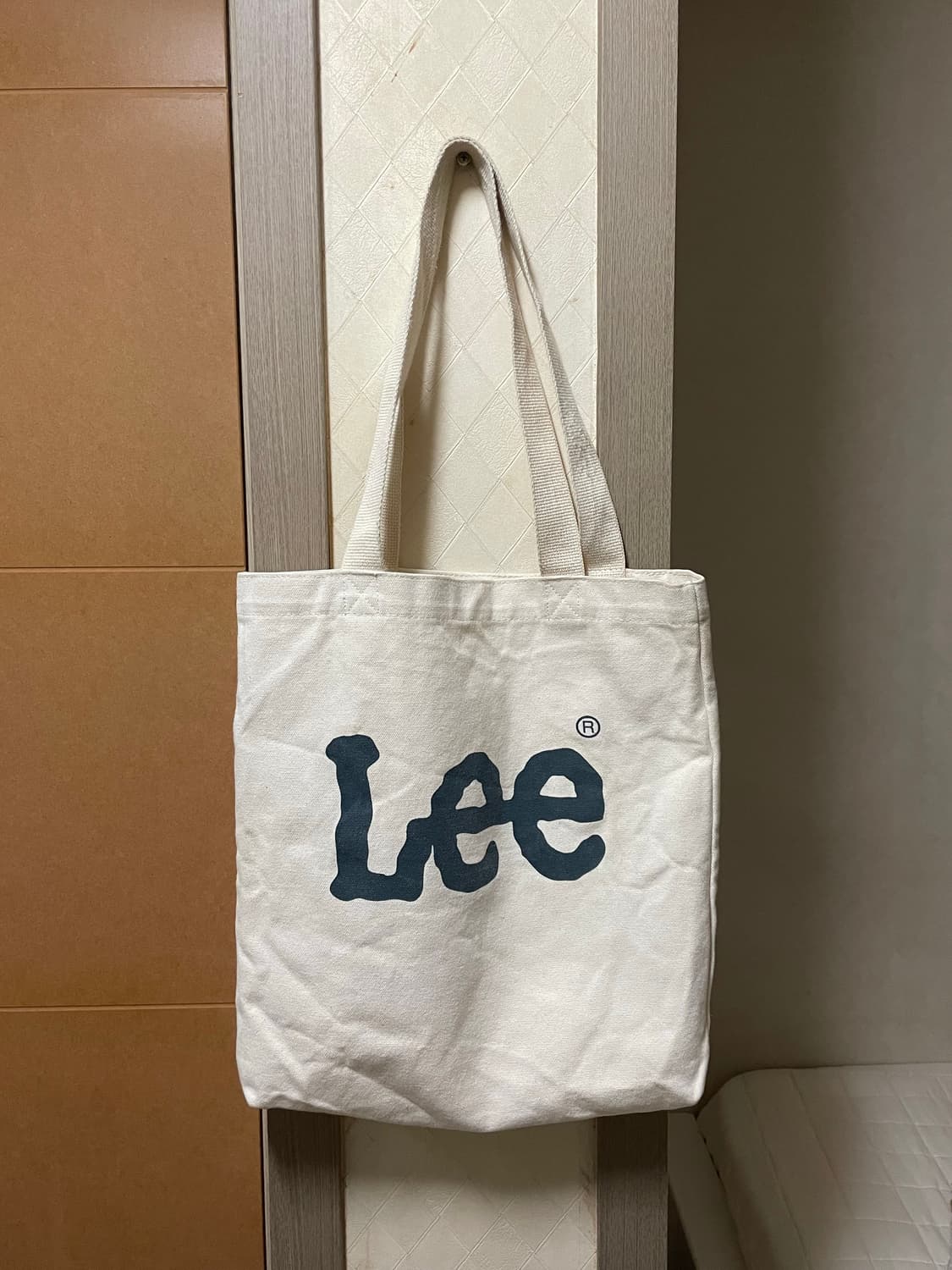 리 빅 트위치 로고 에코백 아이보리 상품이미지3