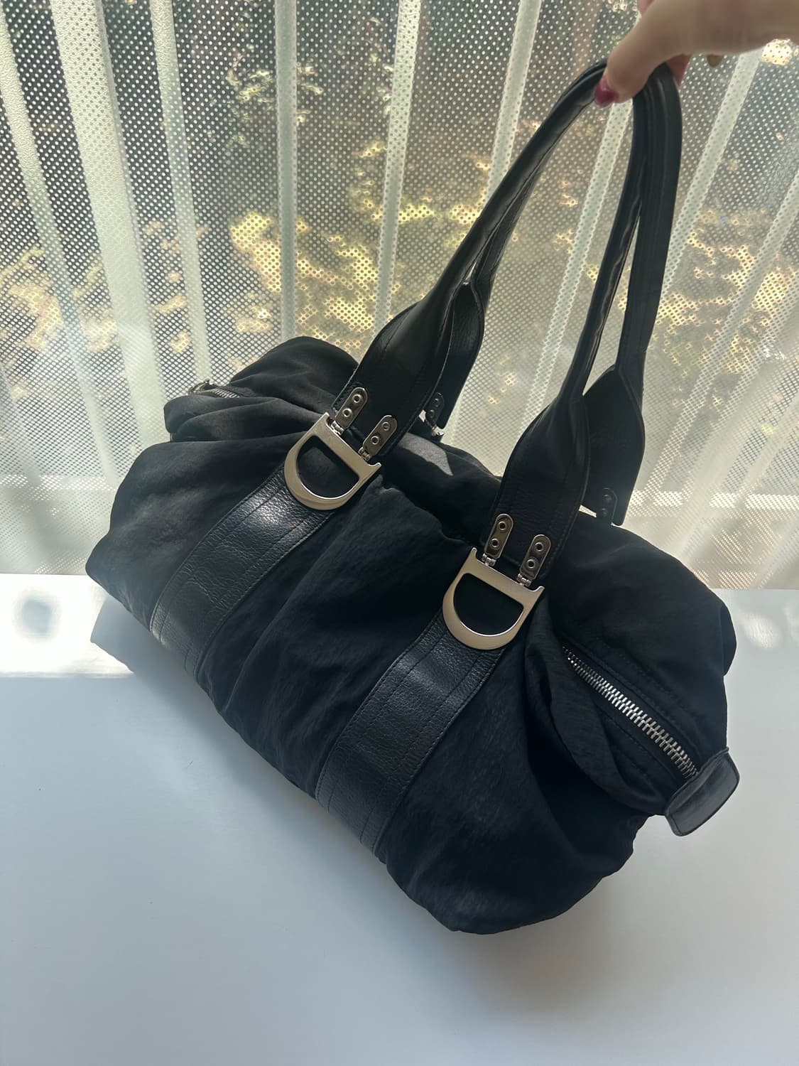 데일리🖤)) 디올 디올링 D 버클 나일론 숄더백 블랙 상품이미지1