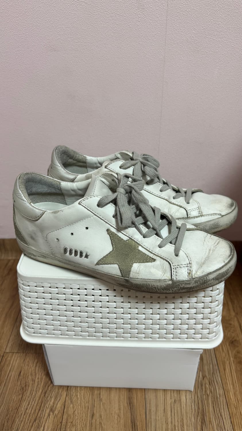 여성 골든구스 스니커즈 실버 - 38 상품이미지1