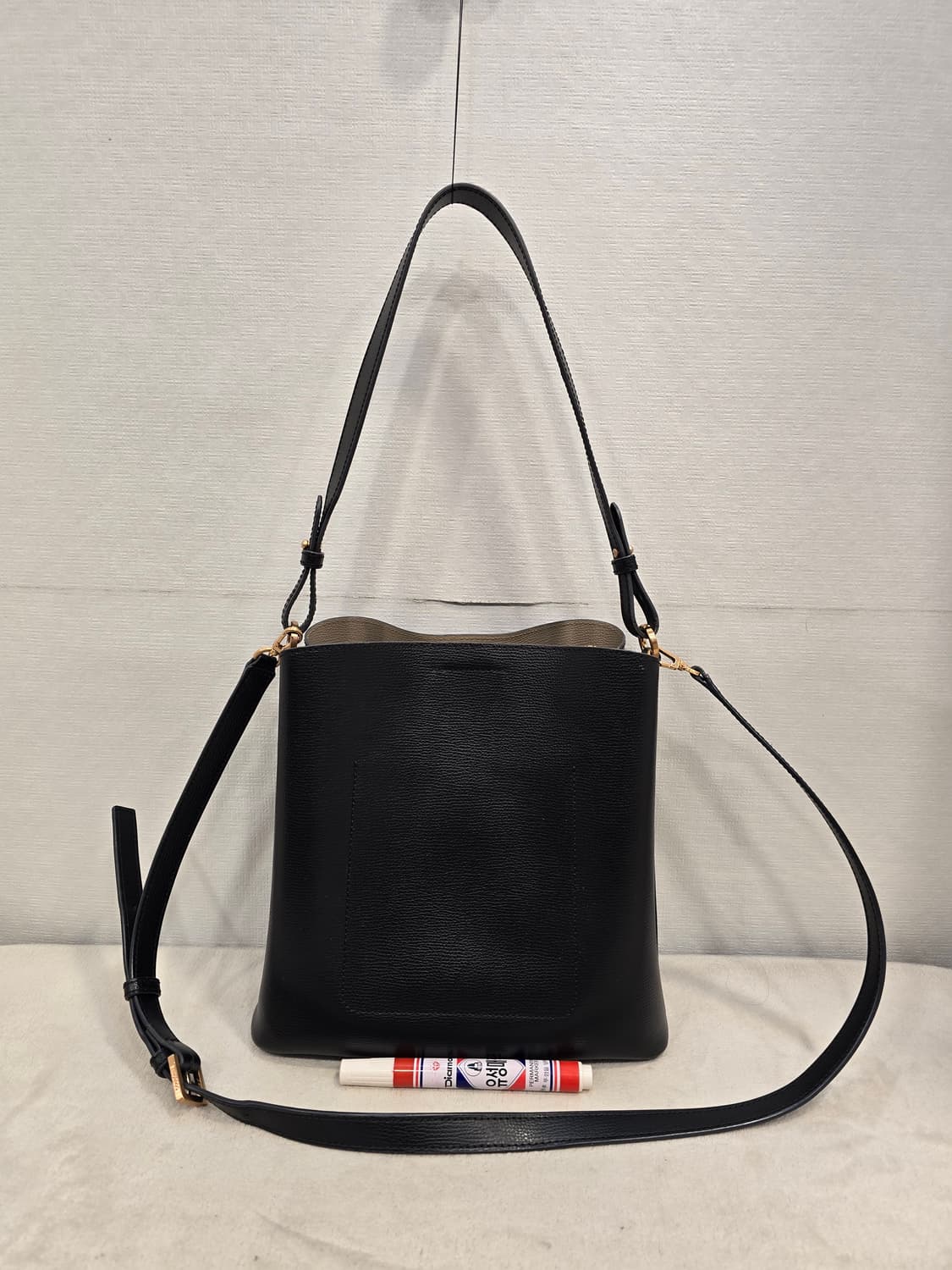 쿠론 블랙 가죽 숄더백 겸 크로스백 상품이미지2