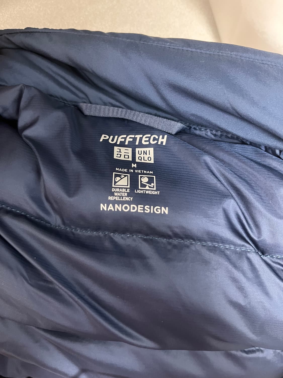 유니클로 퍼프테크 경량패딩 상품이미지1