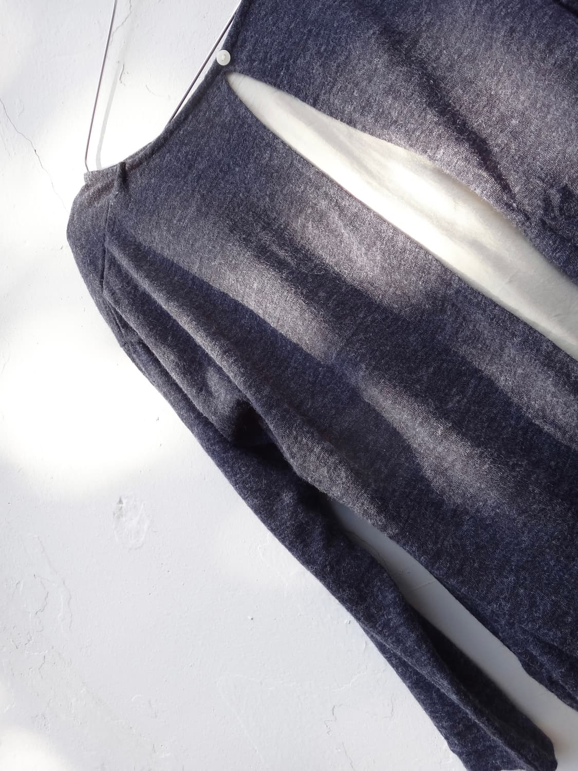 Back silk point top / blue grey 상품이미지2