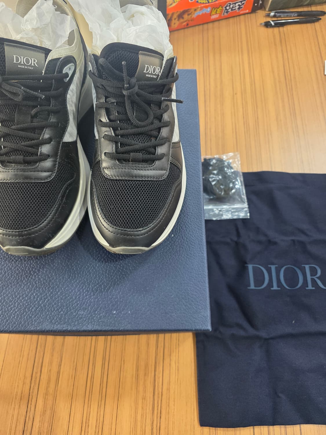 디올 B25 러너 스니커즈 블랙 스웨이드 화이트 41.5사이즈 상품이미지5