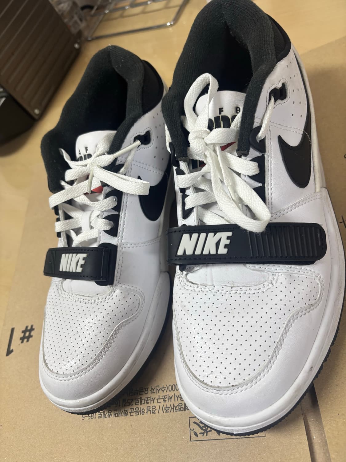 나이키 빌리아일리시 에어포스 270 상품이미지1