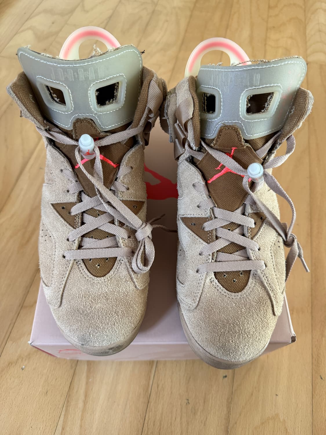 조던 6 x 트래비스 스캇 레트로 SP 브리티쉬 카키  상품이미지1