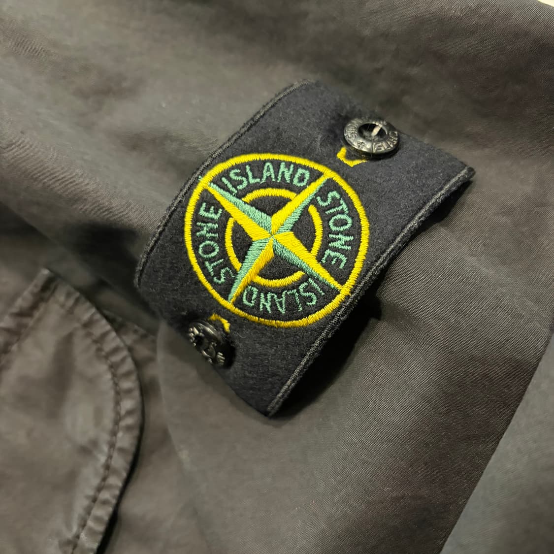 [L] 22FW 스톤아일랜드 코튼 캔버스 올드이펙트 오버셔츠 D60 상품이미지5