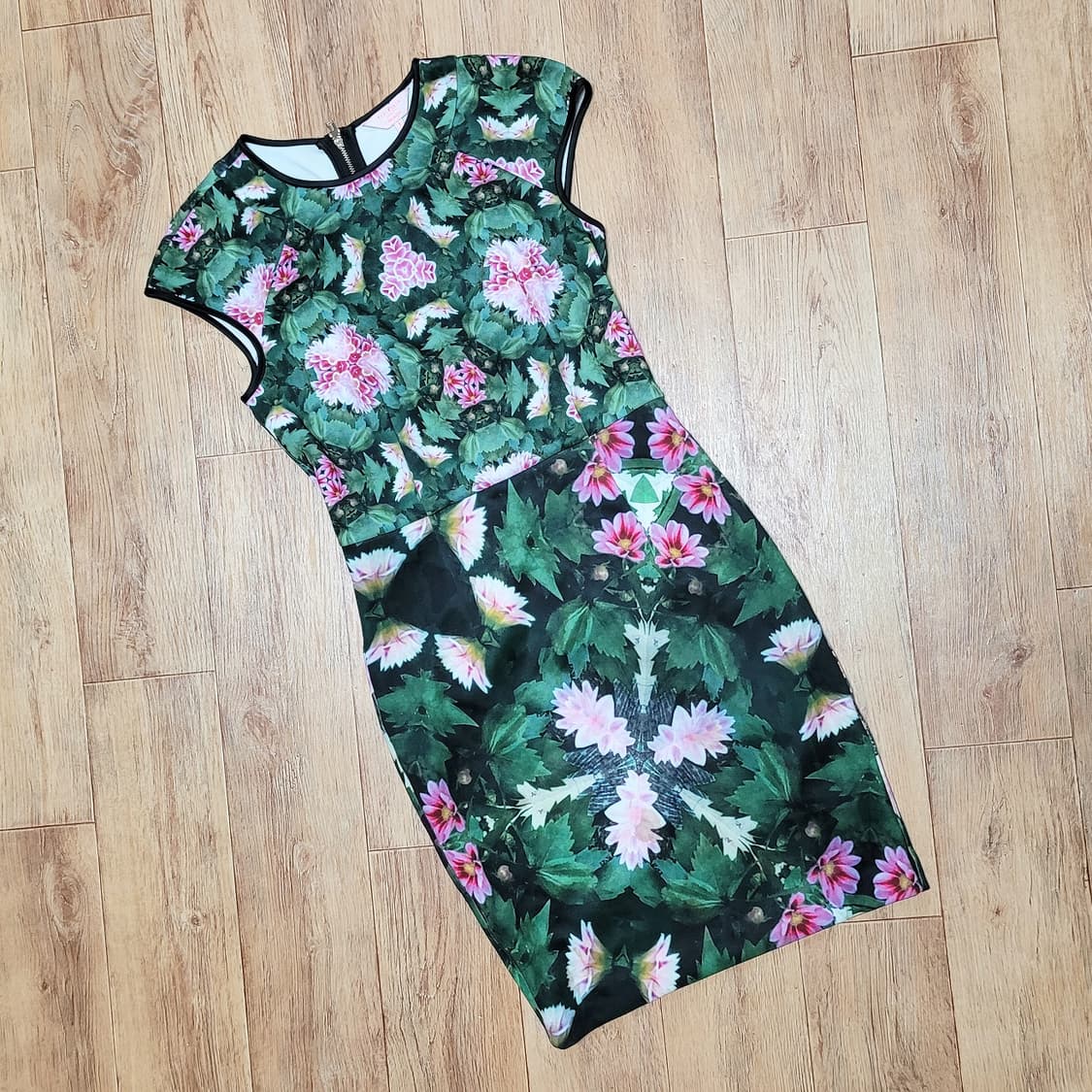 테드베이커(TED BAKER) 내츄럴 킹덤 지오 원피스 44 상품이미지4