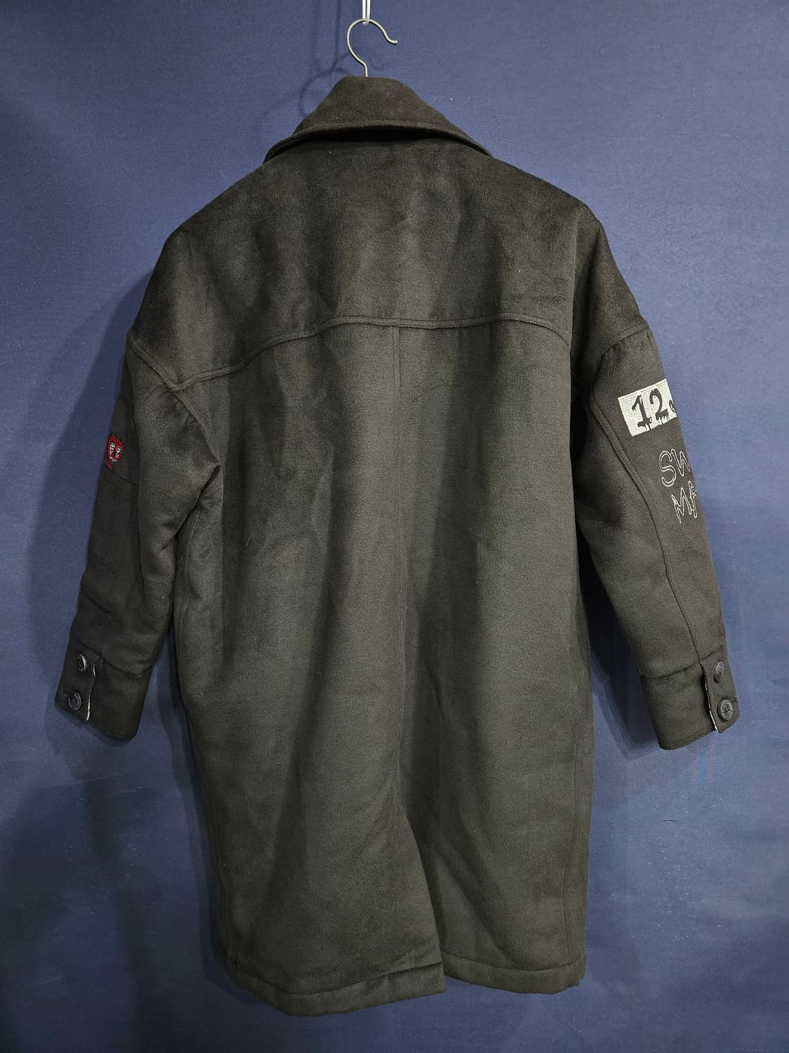 LOVE OF MY LIFE 자수 블랙 남성 세미오버핏 100 반코트  상품이미지2