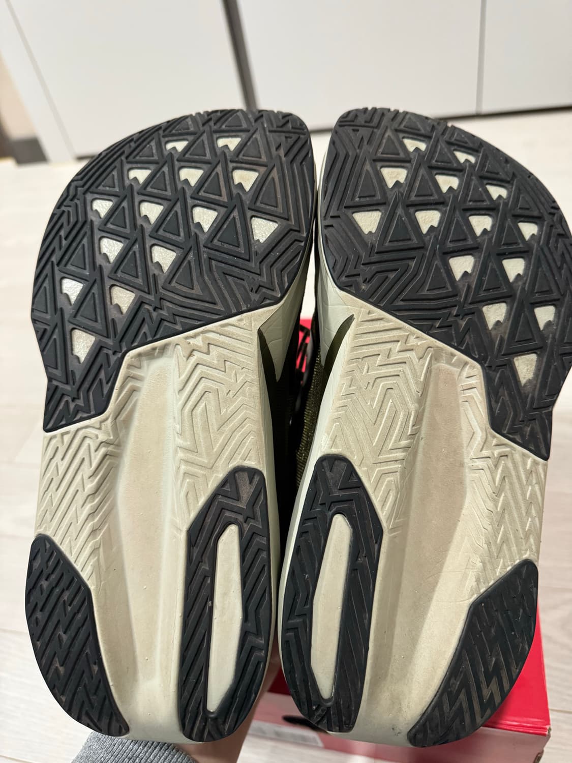 뉴발란스 퓨어쉘 레벨 v5 275 hi-viz pack  상품이미지6