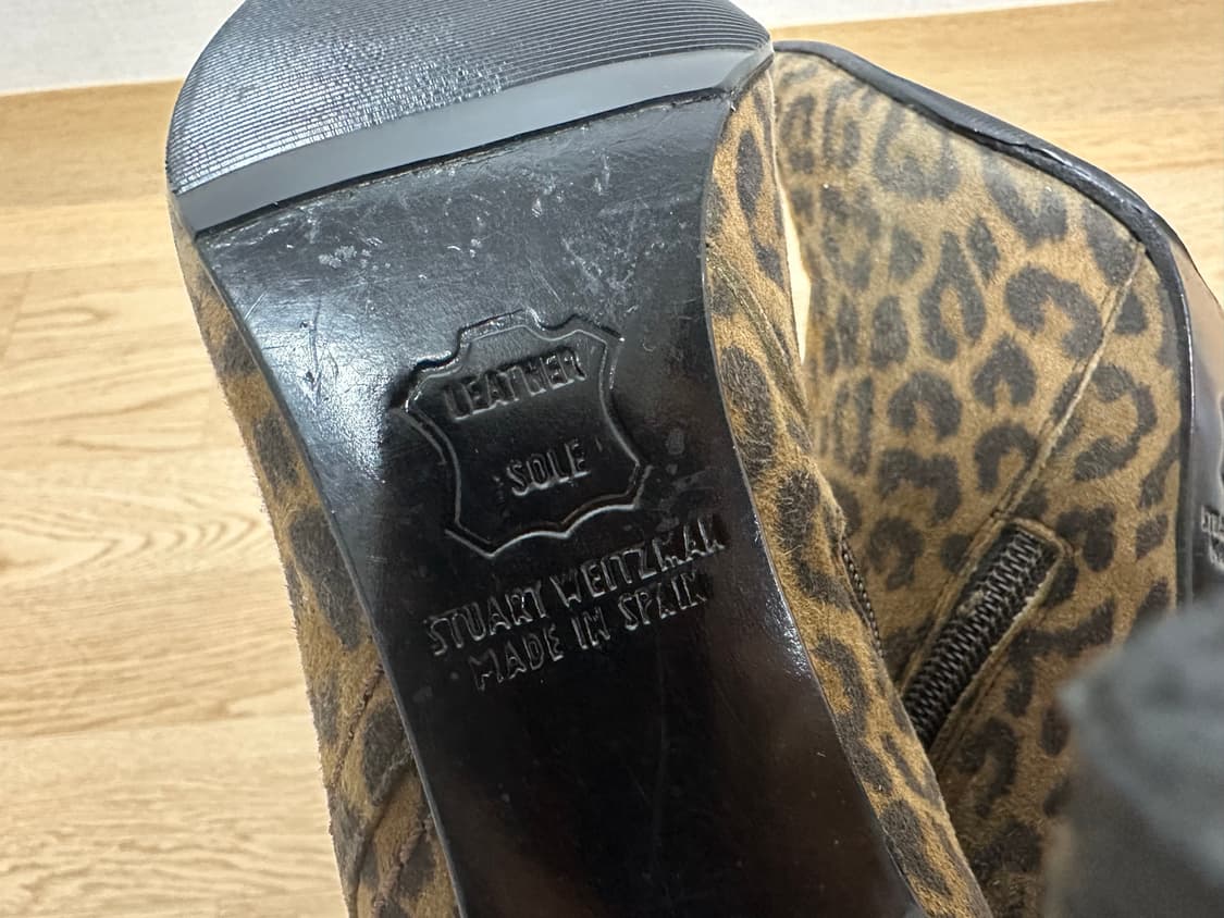 stuart weitzman 스튜어트 와이츠먼 스웨이드 앵클 부츠 상품이미지8