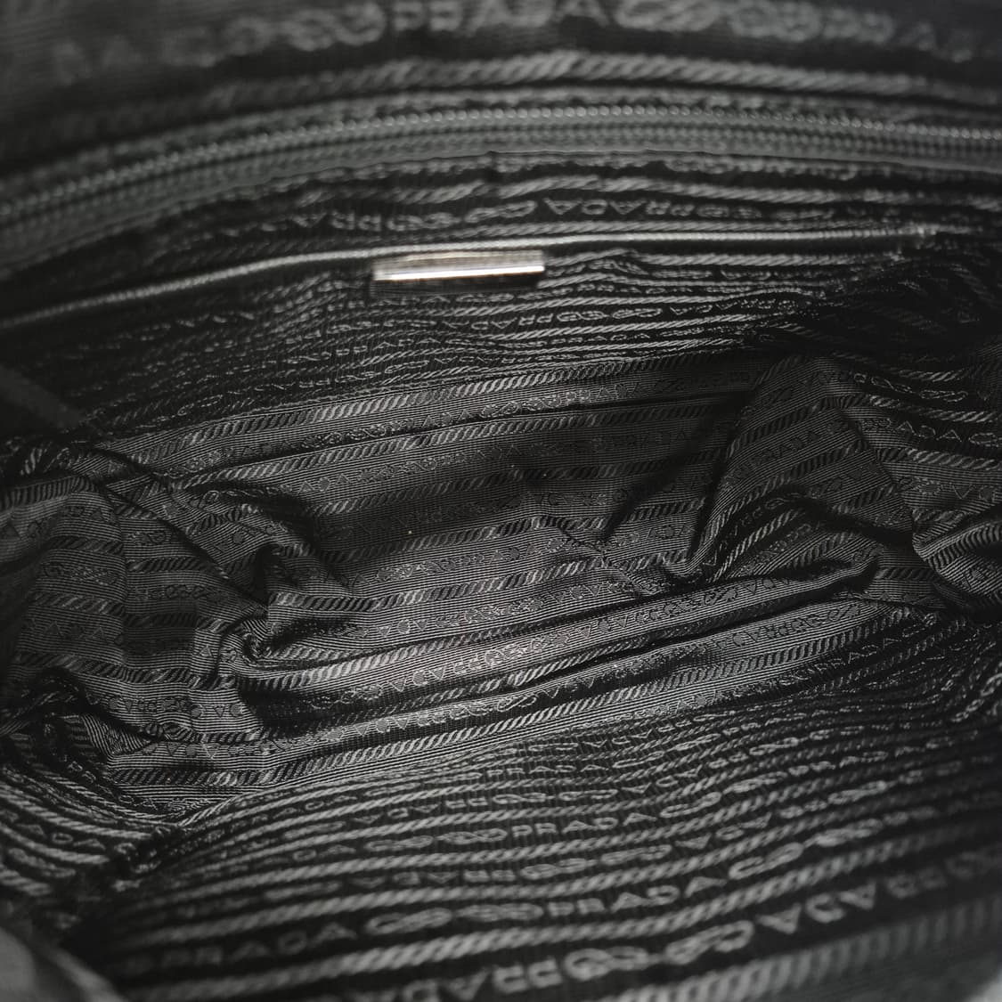 프라다 나일론 삼각로고 메신저백 크로스백 블랙  상품이미지10