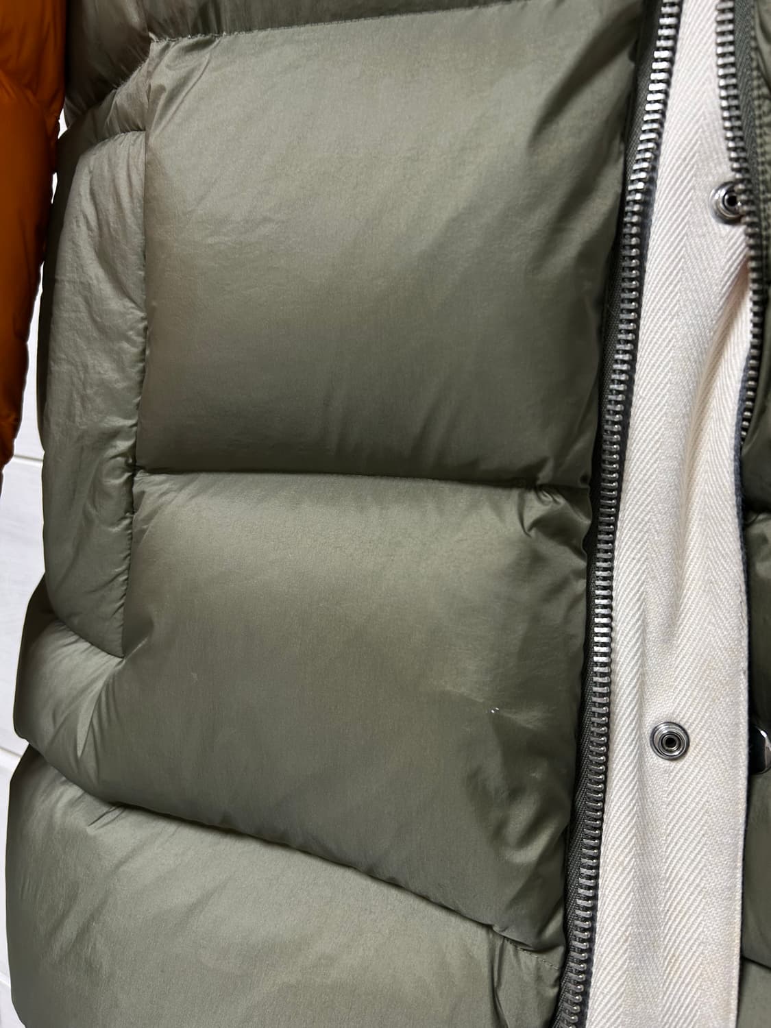 아크네스튜디오 덕다운 판매합니다 상품이미지8