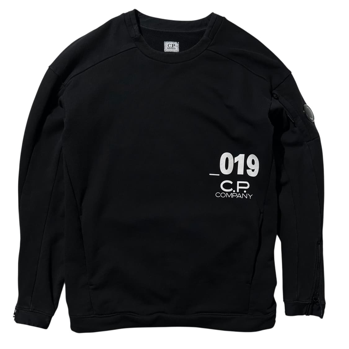 CP컴퍼니 사이드 렌즈 맨투맨 상품이미지1