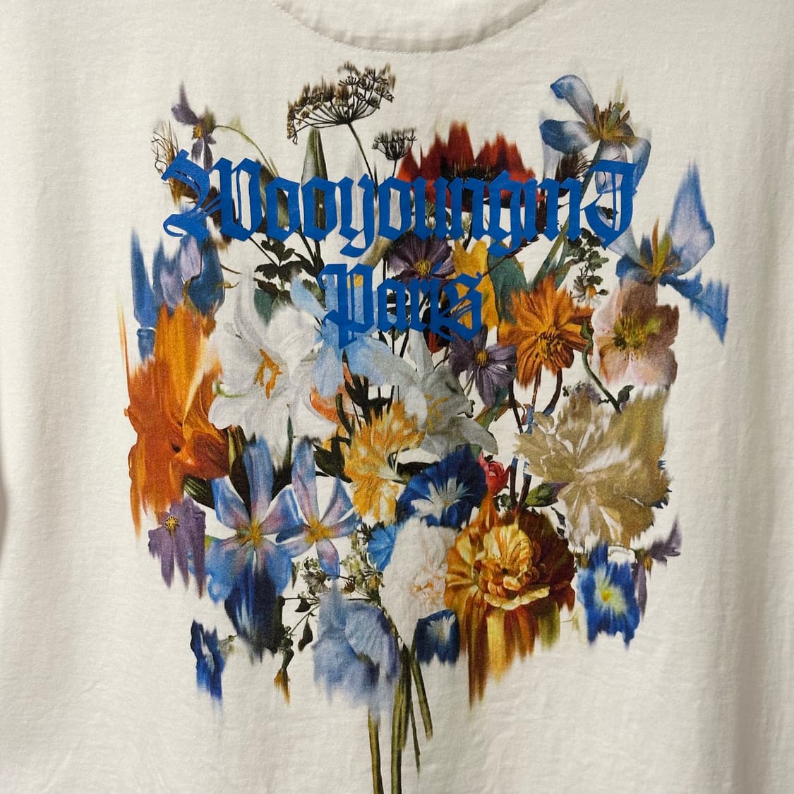 [46] 우영미 멀티 플라워 백로고 반팔 티셔츠 화이트 상품이미지4