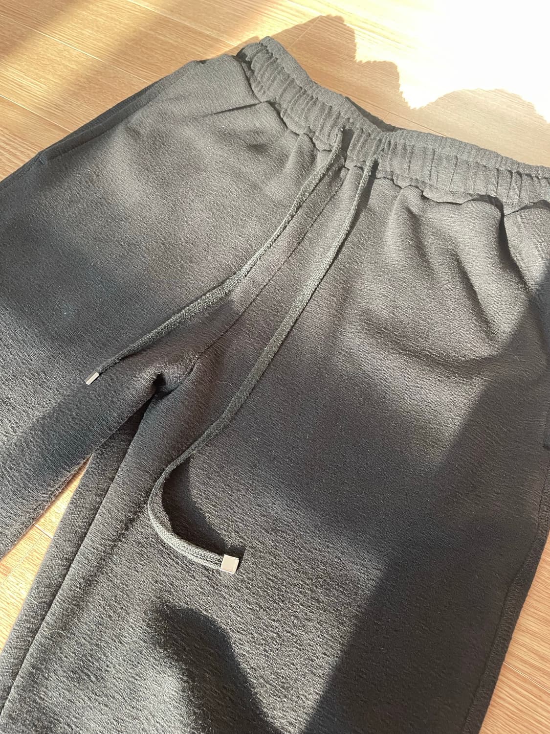 [1] 모노프리베 Textured Cut-off Pants 상품이미지1