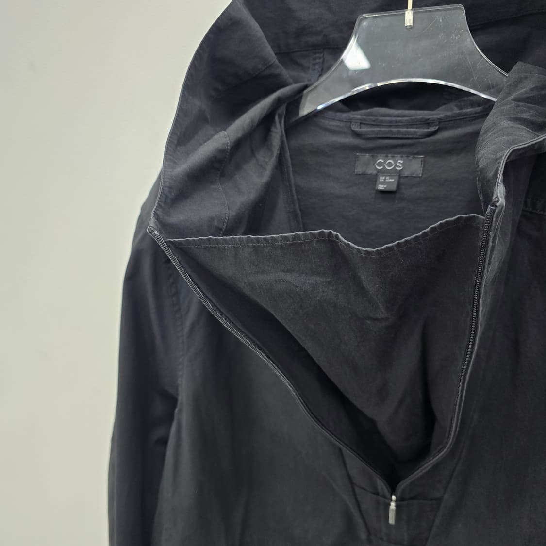 코스 블랙 후드 아노락 상품이미지4