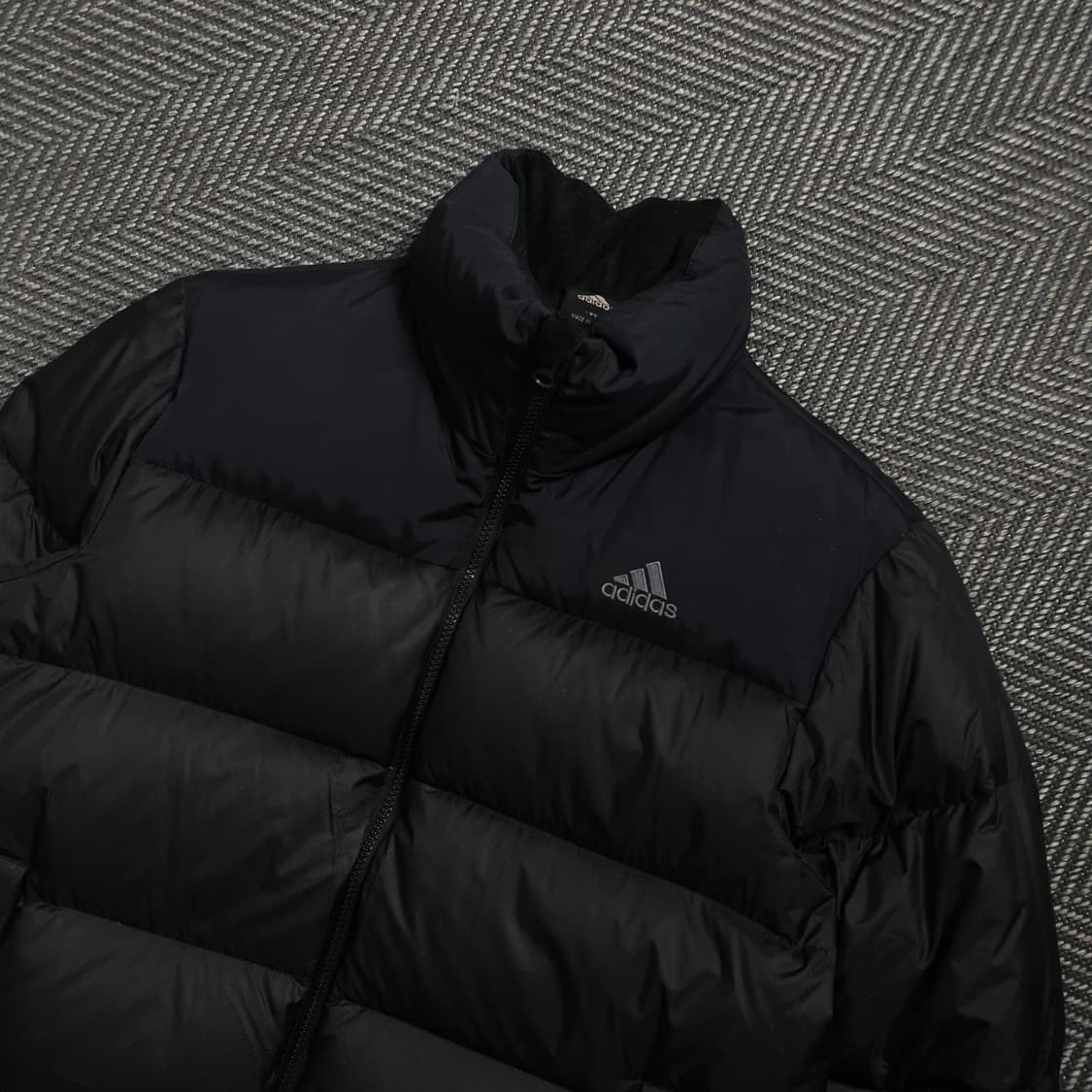 아디다스 자수로고 유니 덕 다운 푸퍼 패딩 블랙o 4616 상품이미지4