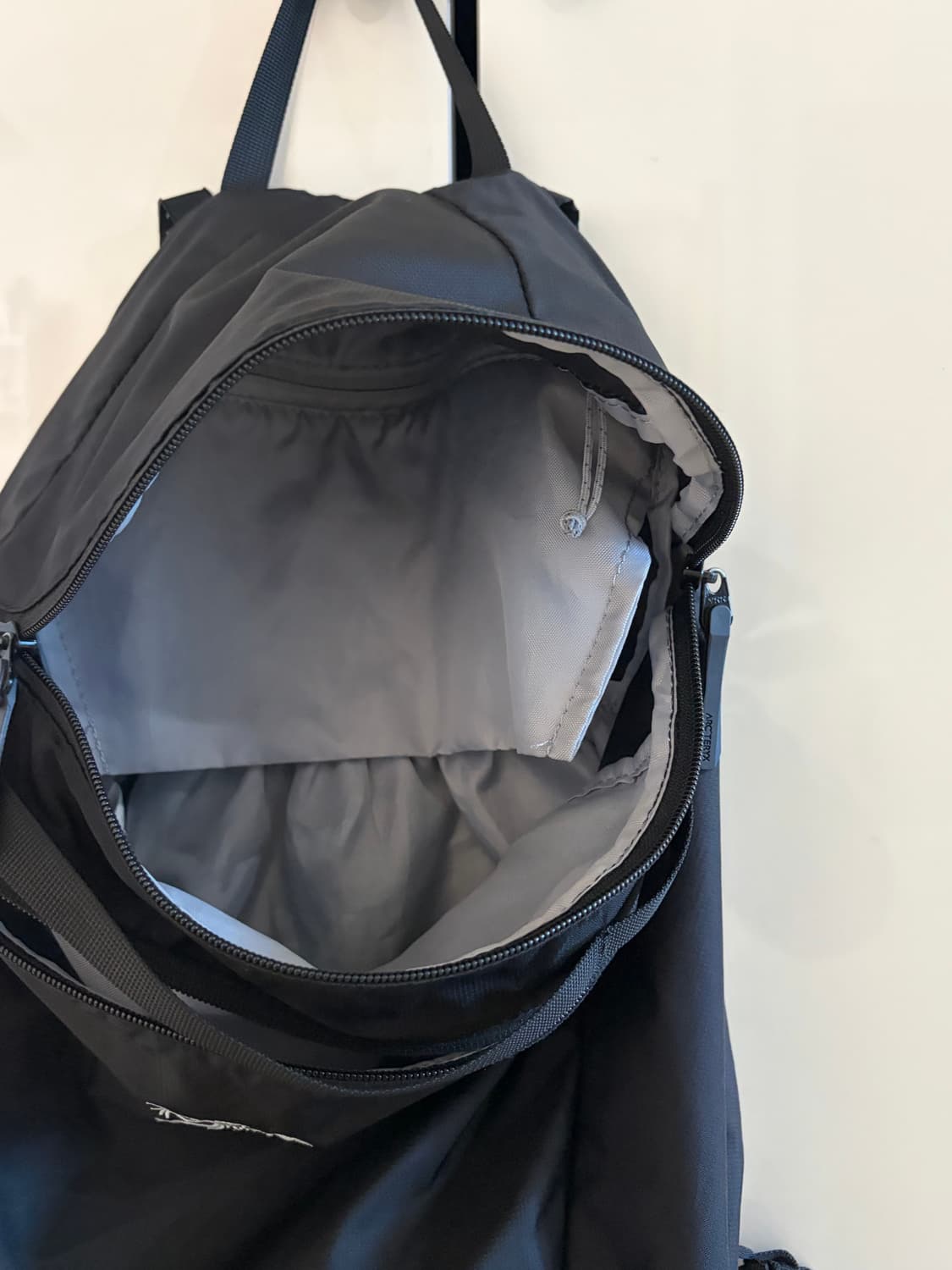 아크테릭스 헬리아드 15 백팩 블랙 상품이미지4